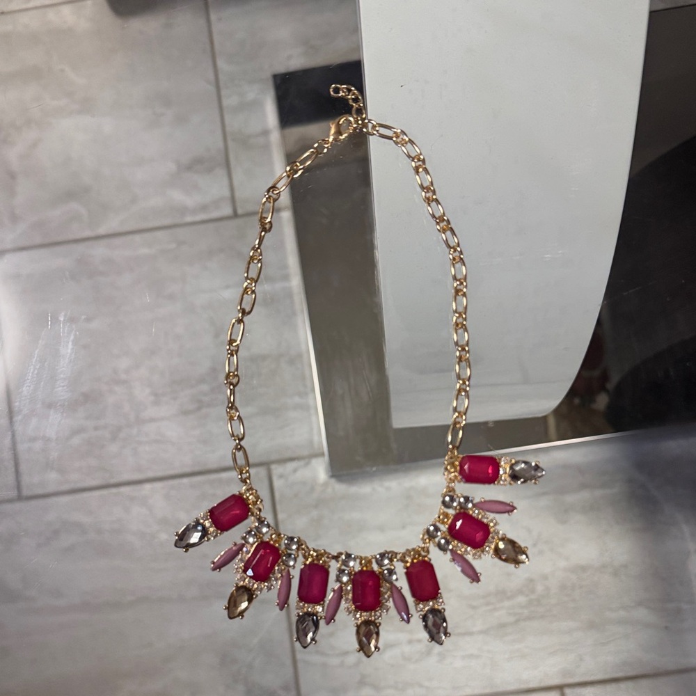 Elegant Gold and Pink Necklace